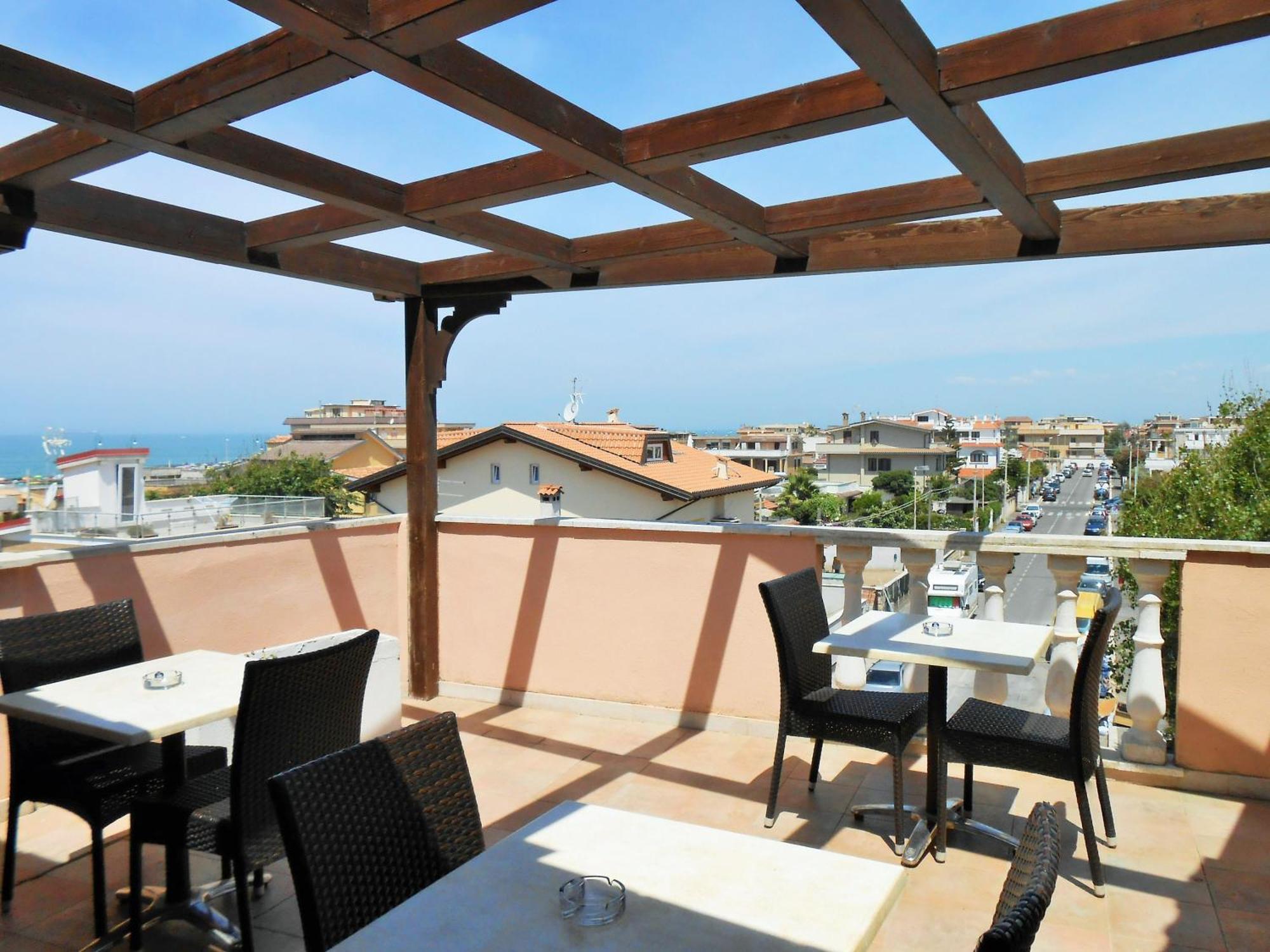 Hotel Riviera Fiumicino Exteriör bild