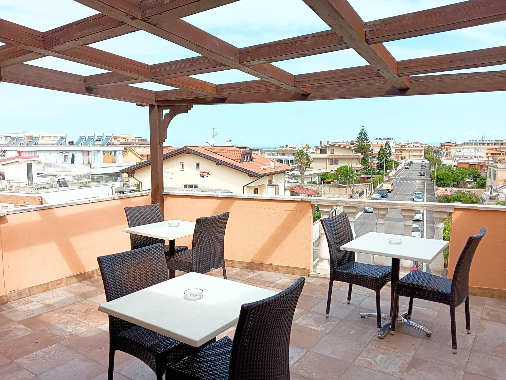 Hotel Riviera Fiumicino Exteriör bild